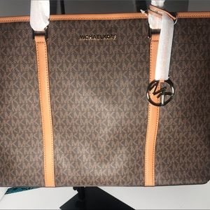 Micheal Kors Brown Acorn Tote 👜